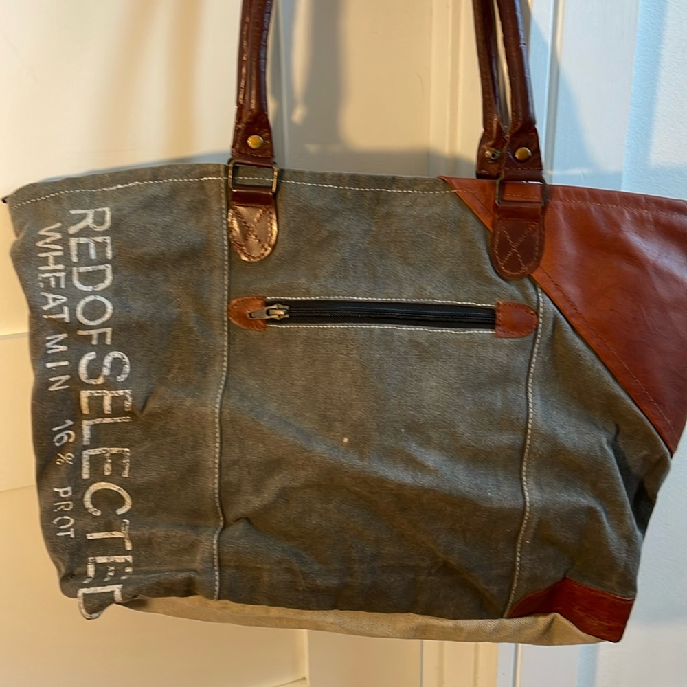 Mona B. Shoulder bag